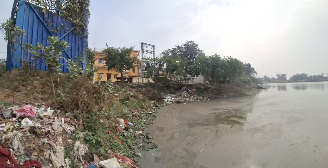 दो बार मापी, दो बार बना एस्टीमेट, फिर भी फाइलों में गुम हो गया छठ घाट का निर्माण