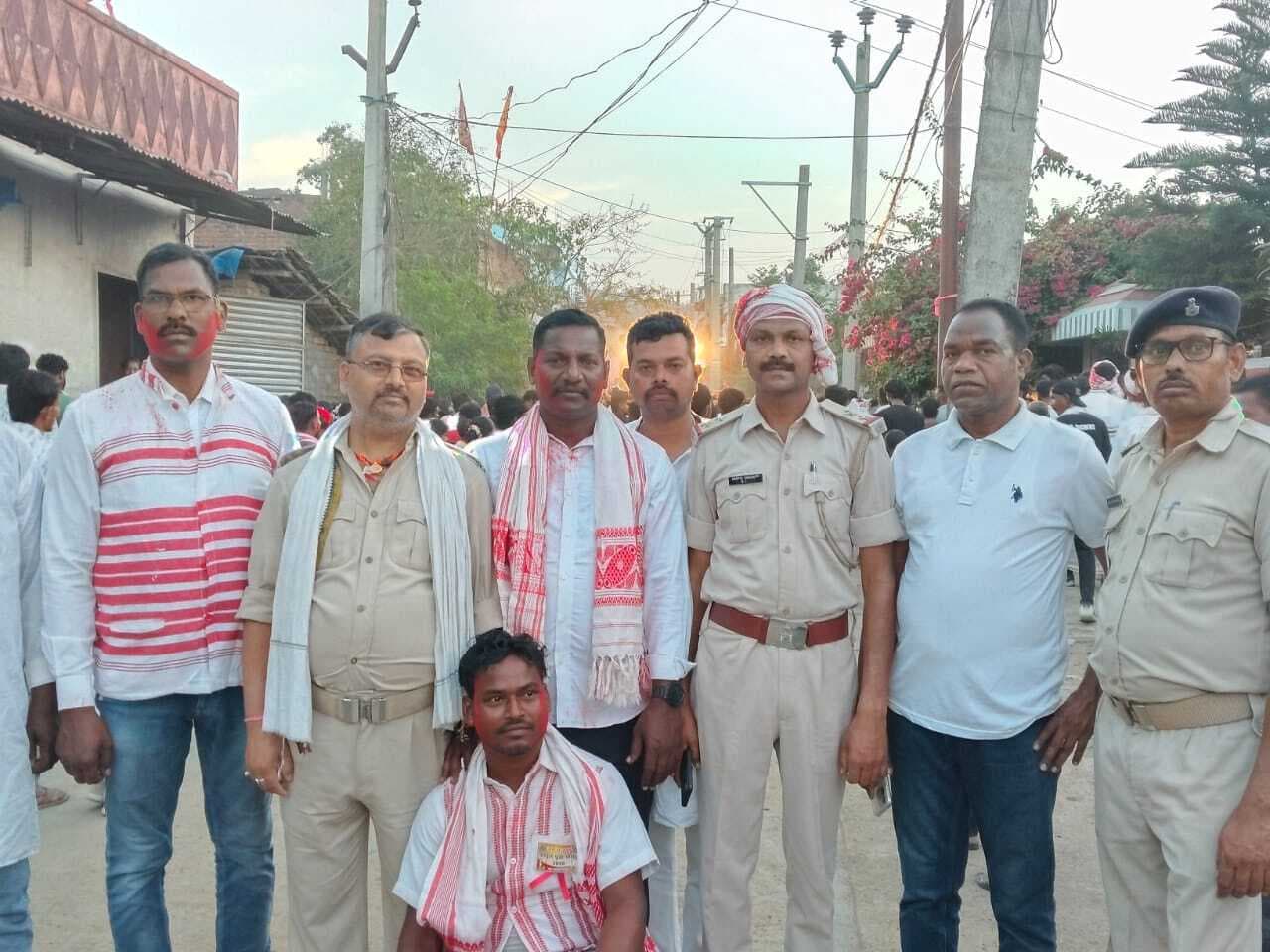 पुलिस लाइन कॉलोनी में सरहुल पर्व धूमधाम से मनाया गया