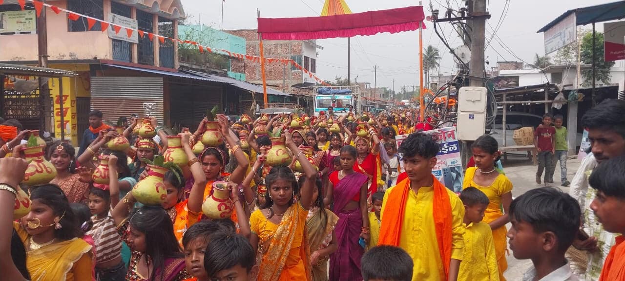 अष्ट्याम को लेकर निकली कलशयात्रा