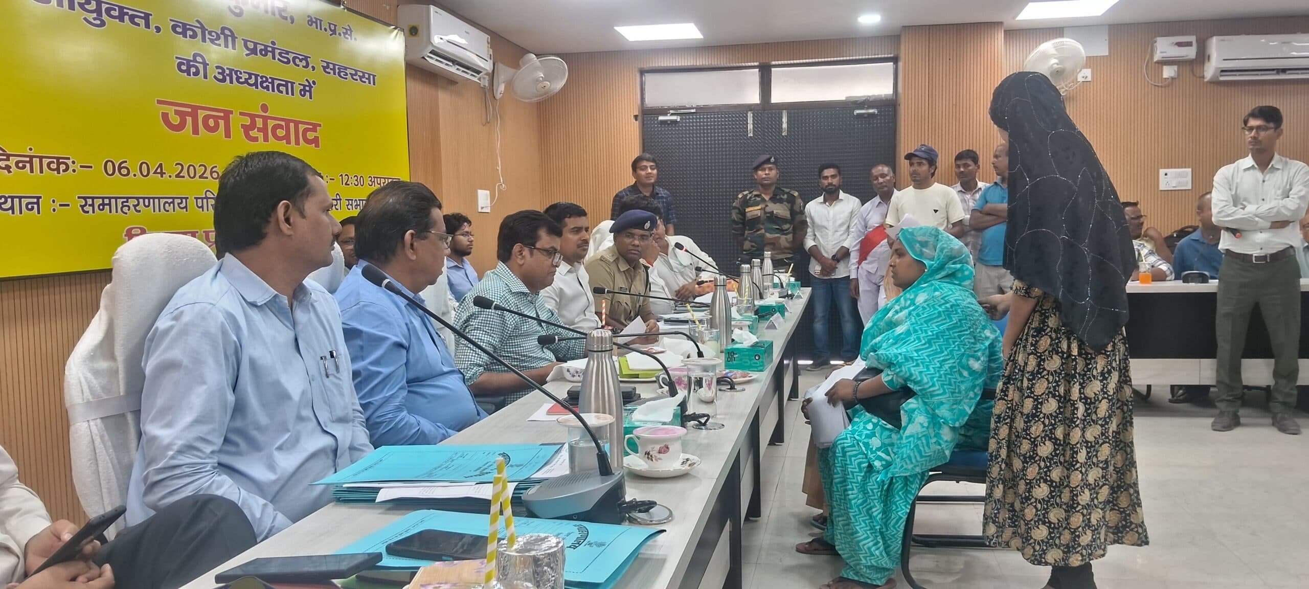 जनता की समस्याओं के समाधान में किसी भी प्रकार की लापरवाही बर्दाश्त नहीं : आयुक्त