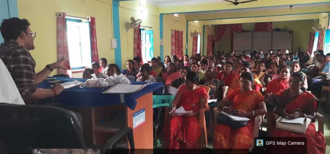 लंबित कार्यों को जल्द करें पूरा, न हो लापरवाही : बीडीओ