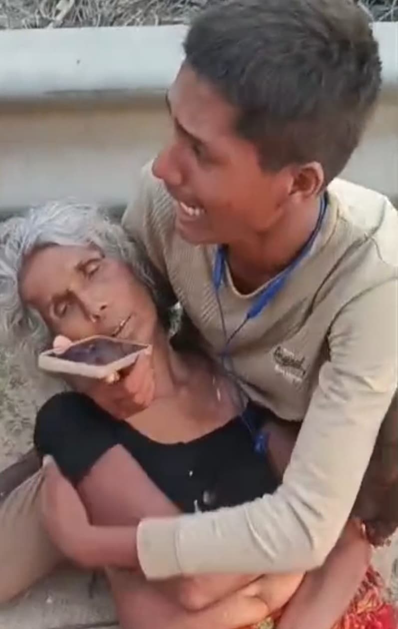 कटरिया सिमड़गाछ के समीप हाईवा से कुचल कर बाइक सवार महिला की मौत