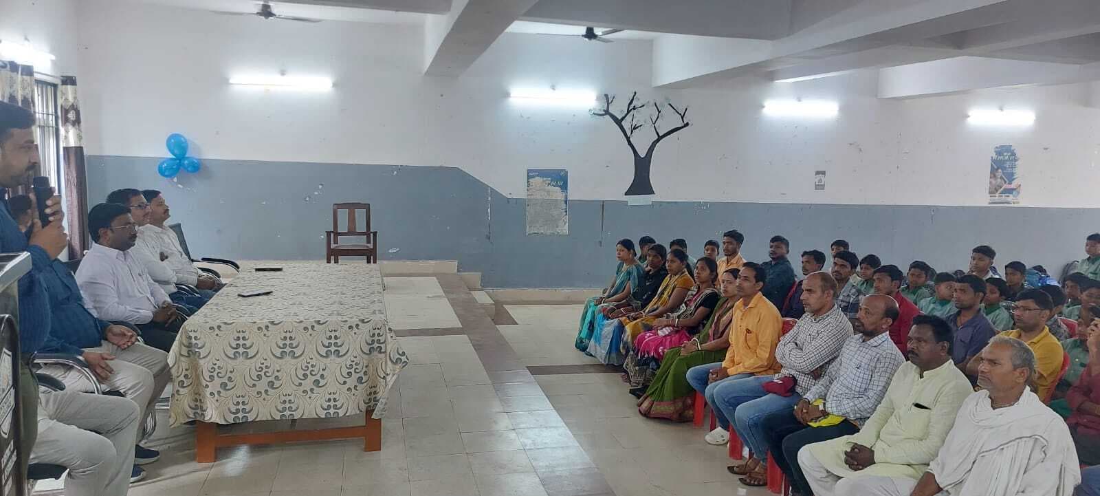 बैठक में बच्चों के सर्वांगीण विकास पर दिया गया जोर