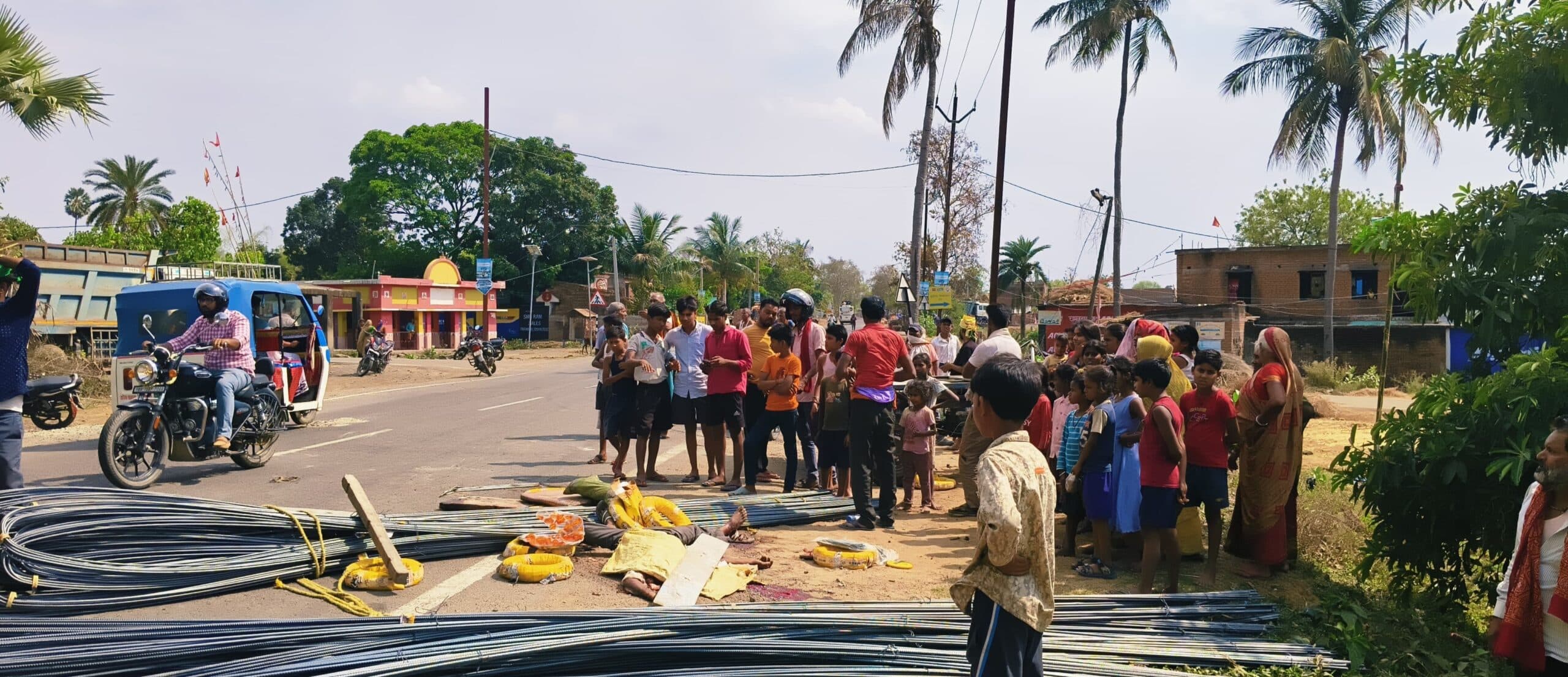 अनियंत्रित जुगाड़ गाड़ी पलटी, कहलगांव के चालक की मौत