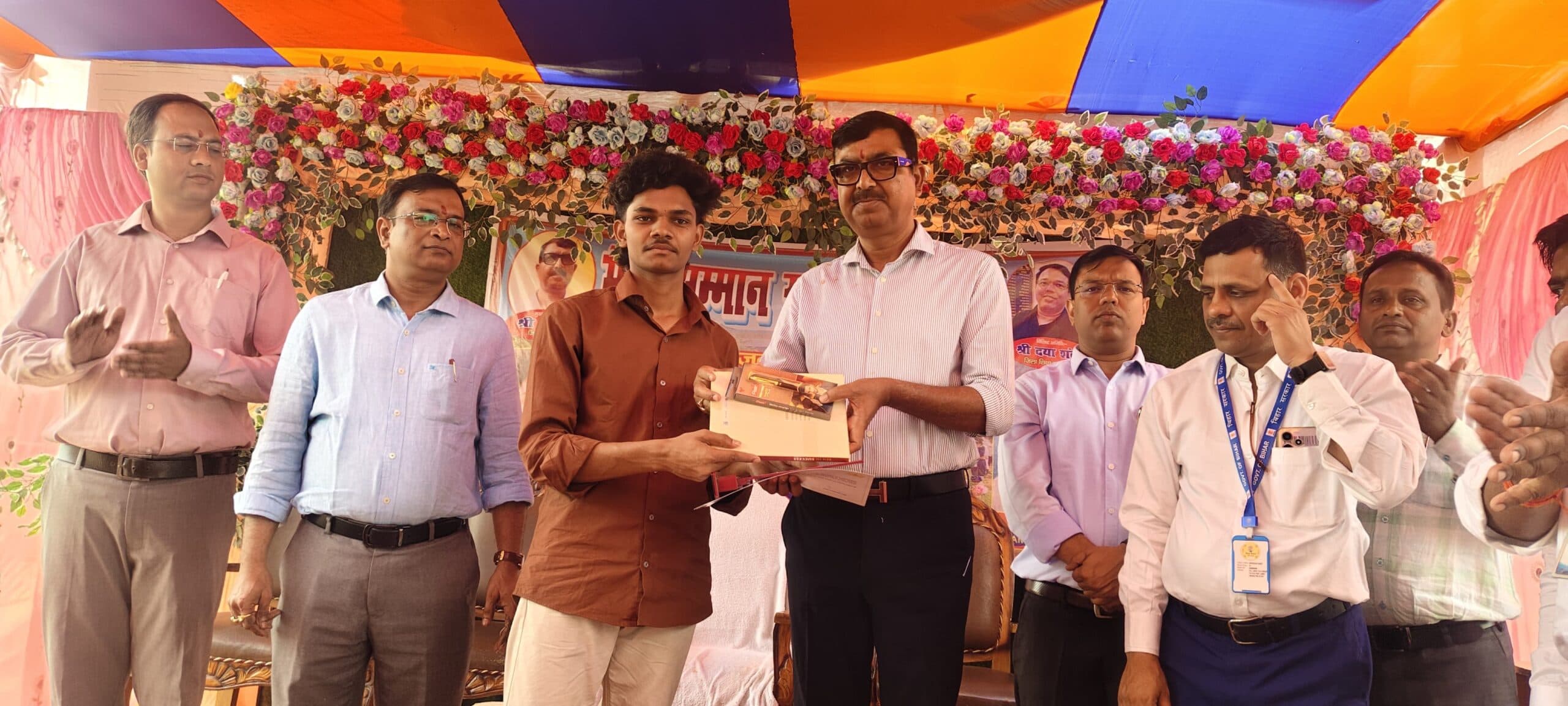 सफलता का कोई शॉर्टकट नहीं होता : डीएम