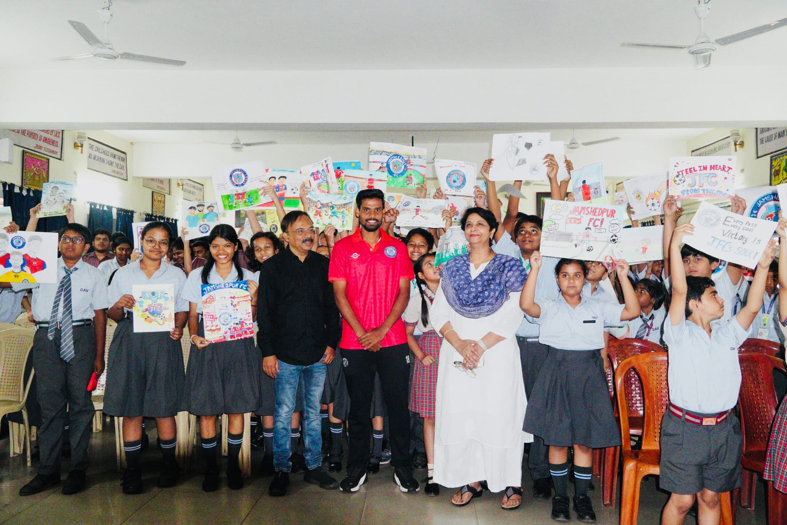Ritwik das motivate dav students: जेएफसी स्टार फुटबॉलर ऋत्विक दास पहुंचे डीएवी स्कूल, छात्रों को दिये सक्सेस मंत्र