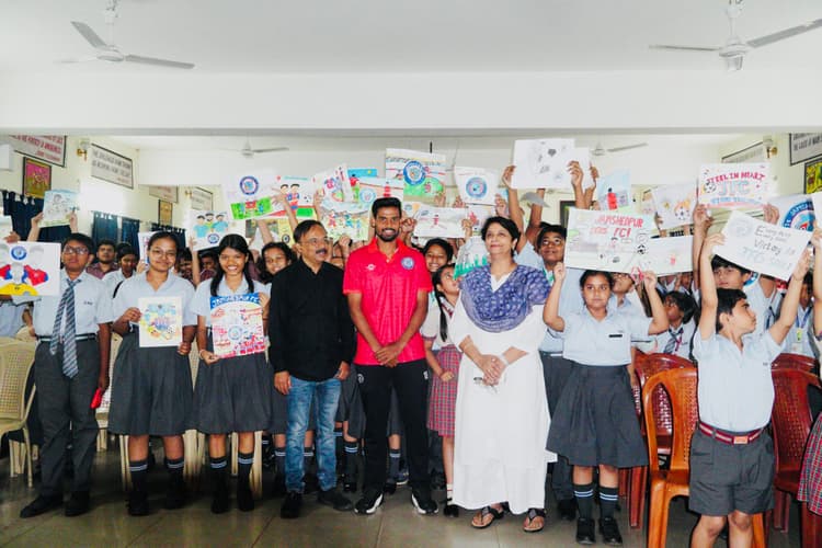 Ritwik das motivate dav students: जेएफसी स्टार फुटबॉलर ऋत्विक दास पहुंचे डीएवी स्कूल, छात्रों को दिये सक्सेस मंत्र