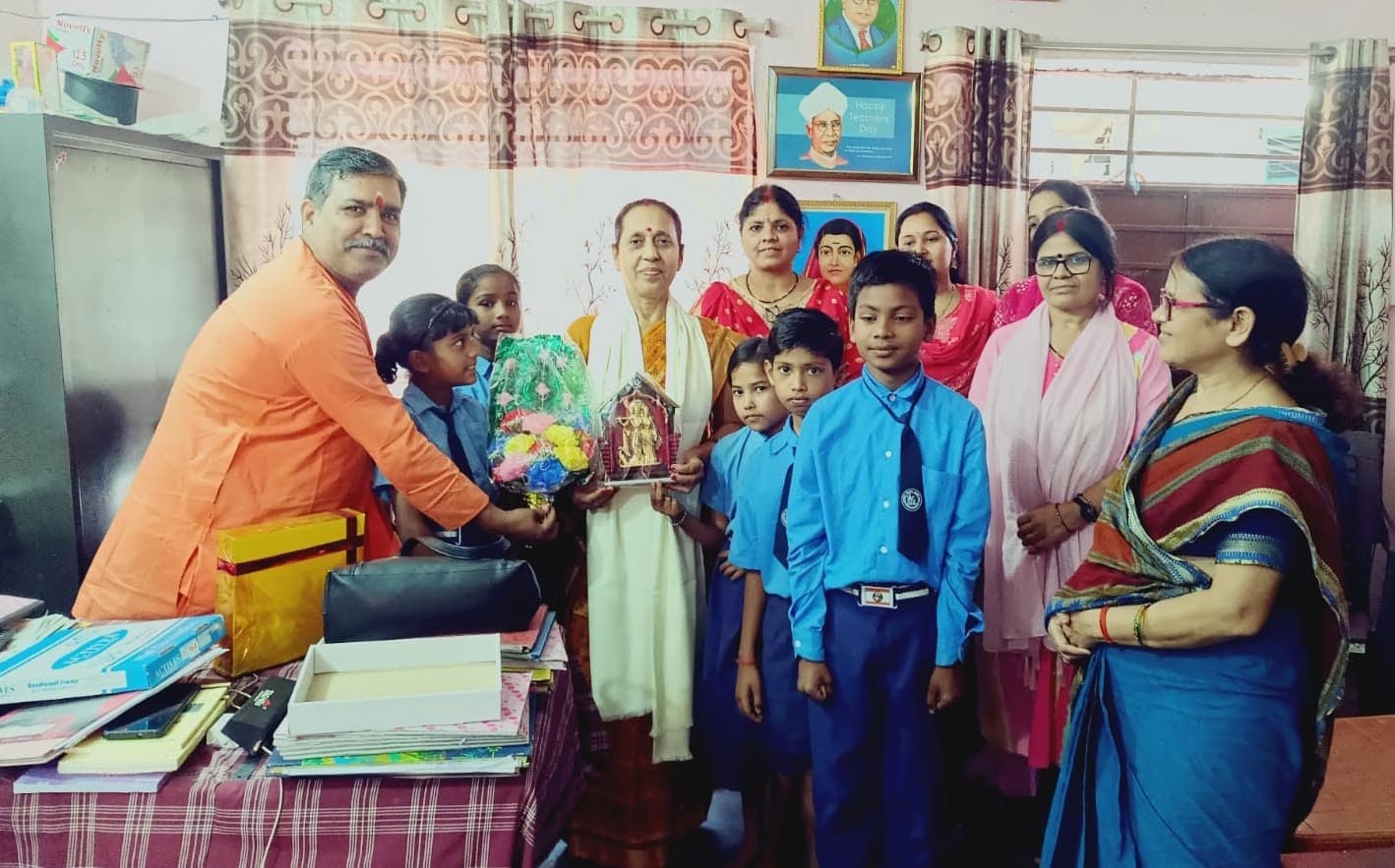 सेवानिवृत बीईओ को दी गयी विदायी