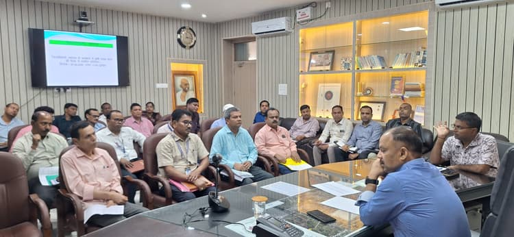 बैठक से अनुपस्थित रहने पर ईई से स्पष्टीकरण, एक दिन के वेतन पर लगी रोक