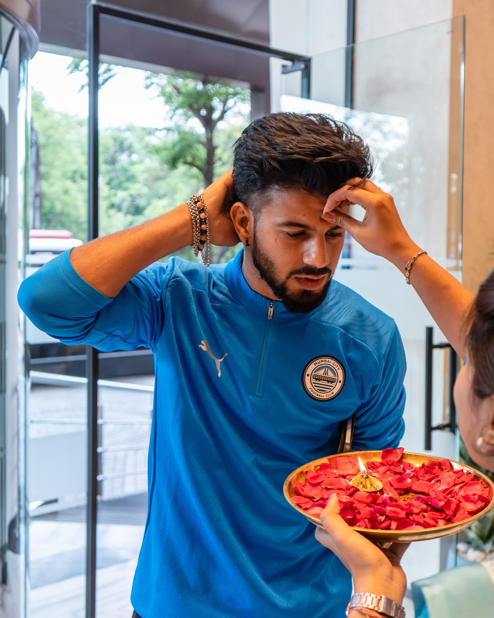 Mumbai city fc arrived jamshedpur for isl match : जेएफसी से मुकाबले के लिए मुंबई की टीम पहुंची शहर