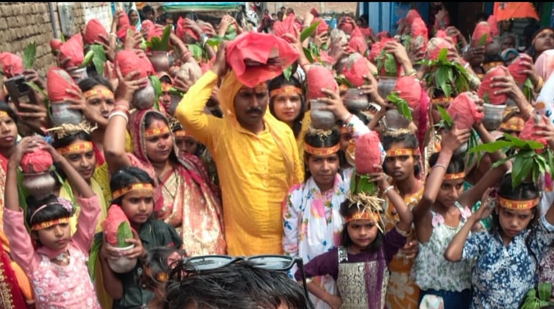 बसुहारा गांव में 72 घंटे का अखंड रामधुन संकीर्तन शुरू, भक्तिमय हुआ माहौल