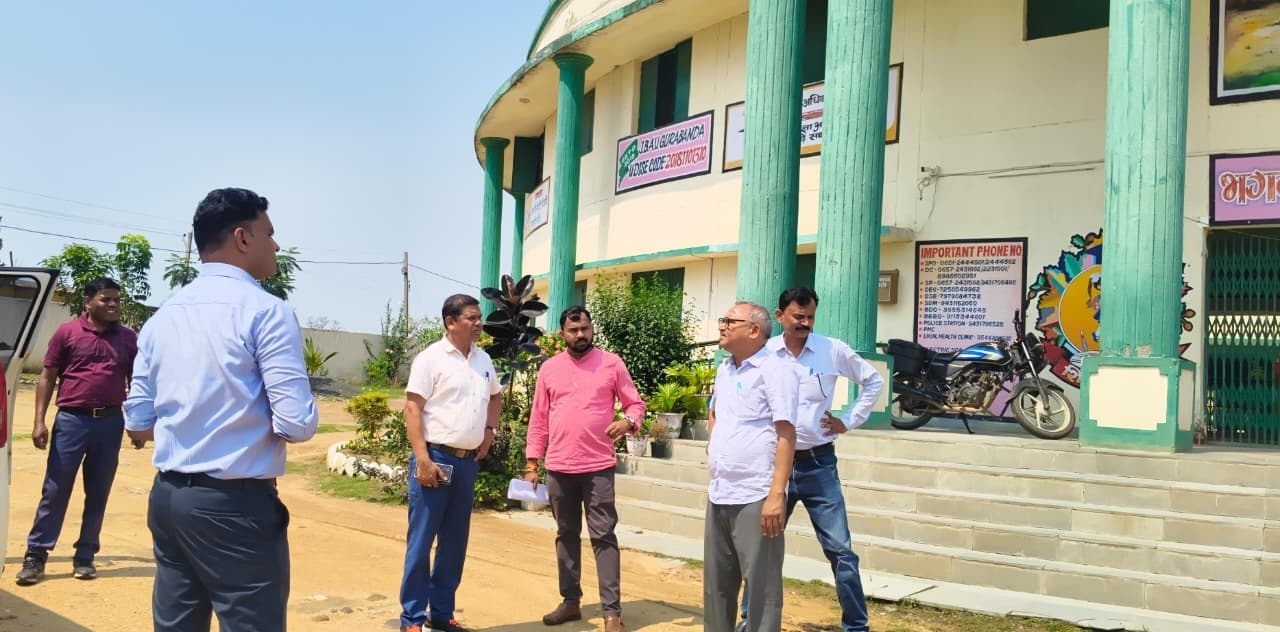 East Singhbhum News : बिजली कटने पर अंधेरे में रहती हैं 350 छात्राएं, बाउंड्री पर चिंता