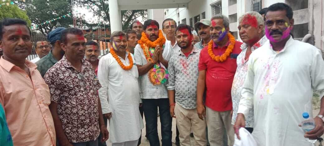 पैक्स चुनाव - नामांकन को लेकर प्रखंड कार्यालय में रही चहल-पहल