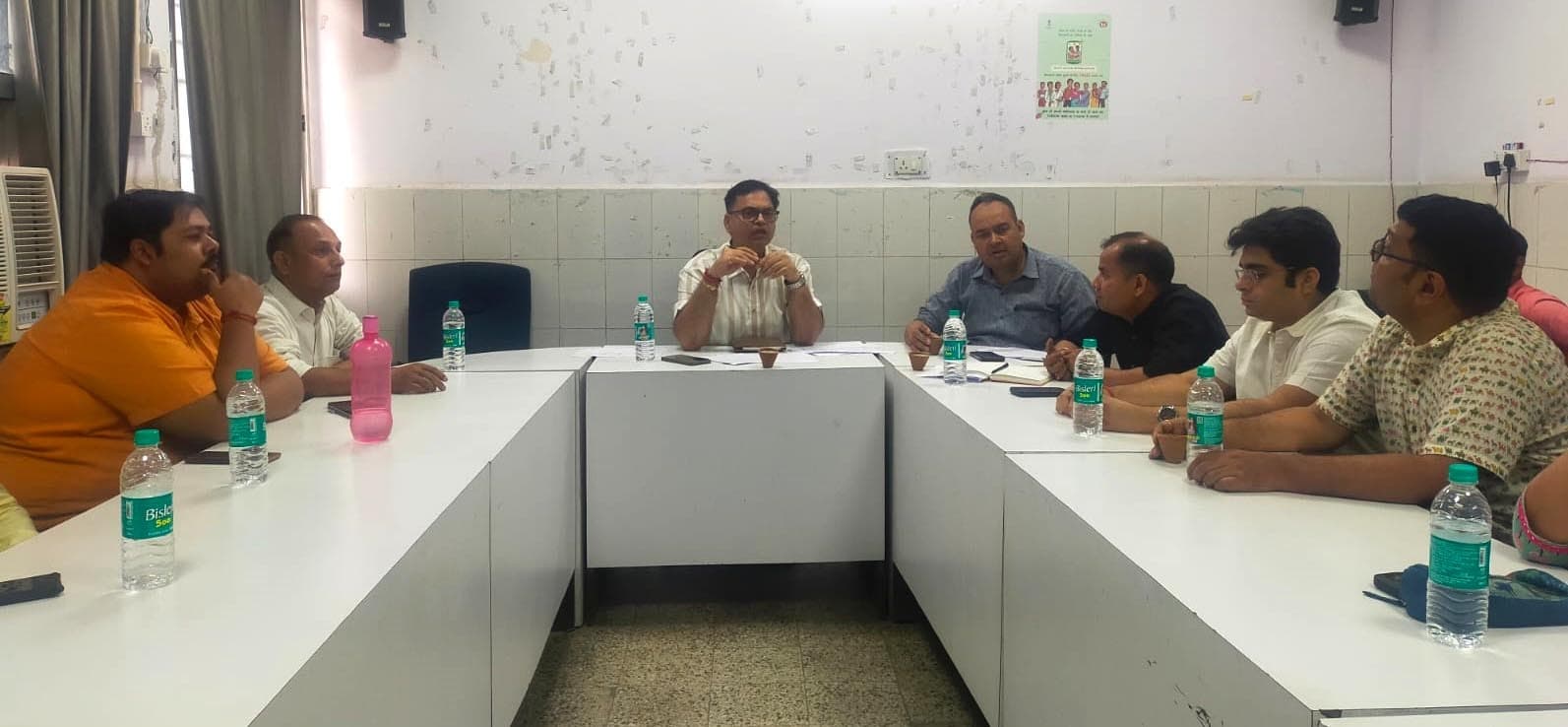 अस्पताल के बेहतर संचालन के लिए डीएस का चिकित्सकों के साथ की बैठक