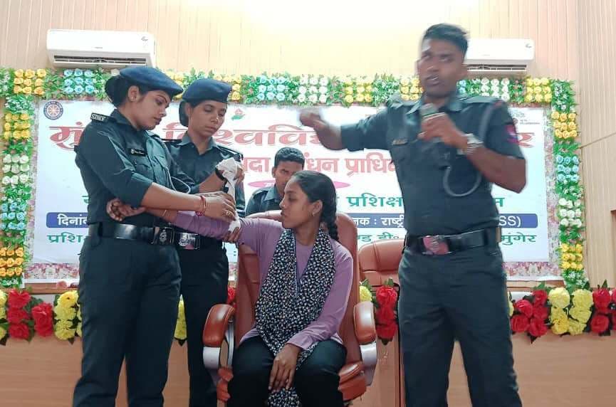 आपदा में राहत व बचाव की दी जानकारी