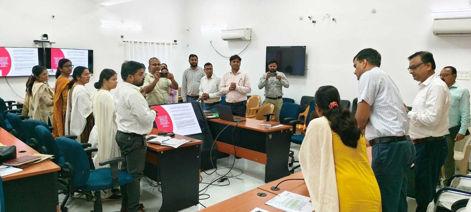 बच्चे के जीवन के पहले छह वर्ष उसके मस्तिष्क विकास के लिए अत्यंत महत्वपूर्ण: डीएम