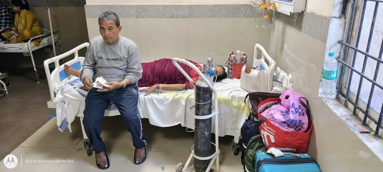 चलती राजधानी ट्रेन में बिगड़ी महिला की हालत