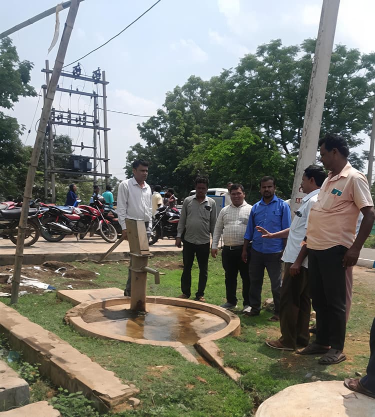 बीडीओ ने बामनडीहा में विभिन्न जलस्रोतों का लिया जायजा