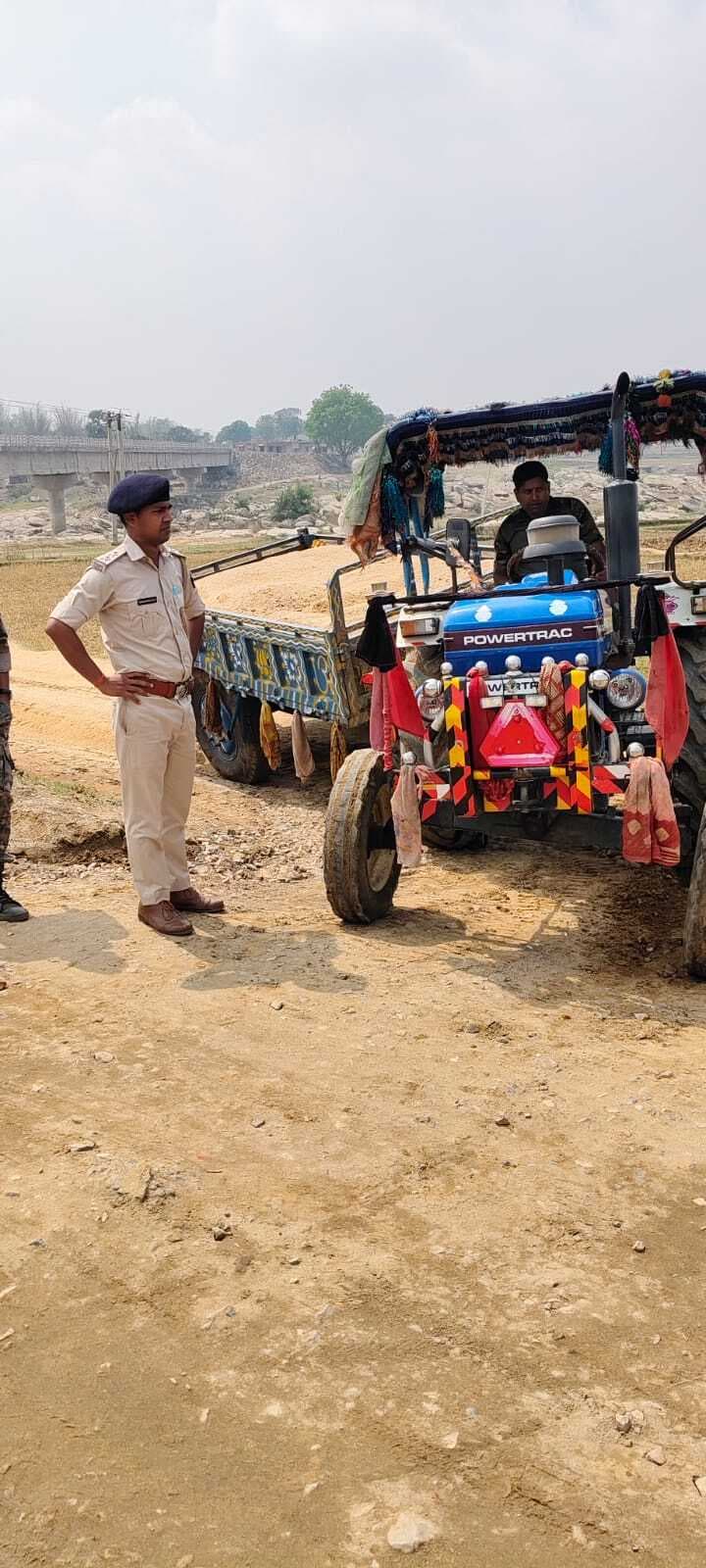 अवैध बालू लदा ट्रैक्टर जब्त, चालक फरार