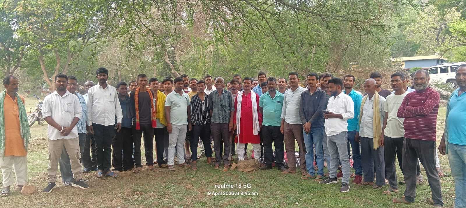 पार्किंग शुल्क के विरोध में स्कूली वाहन चालकों जताया रोष