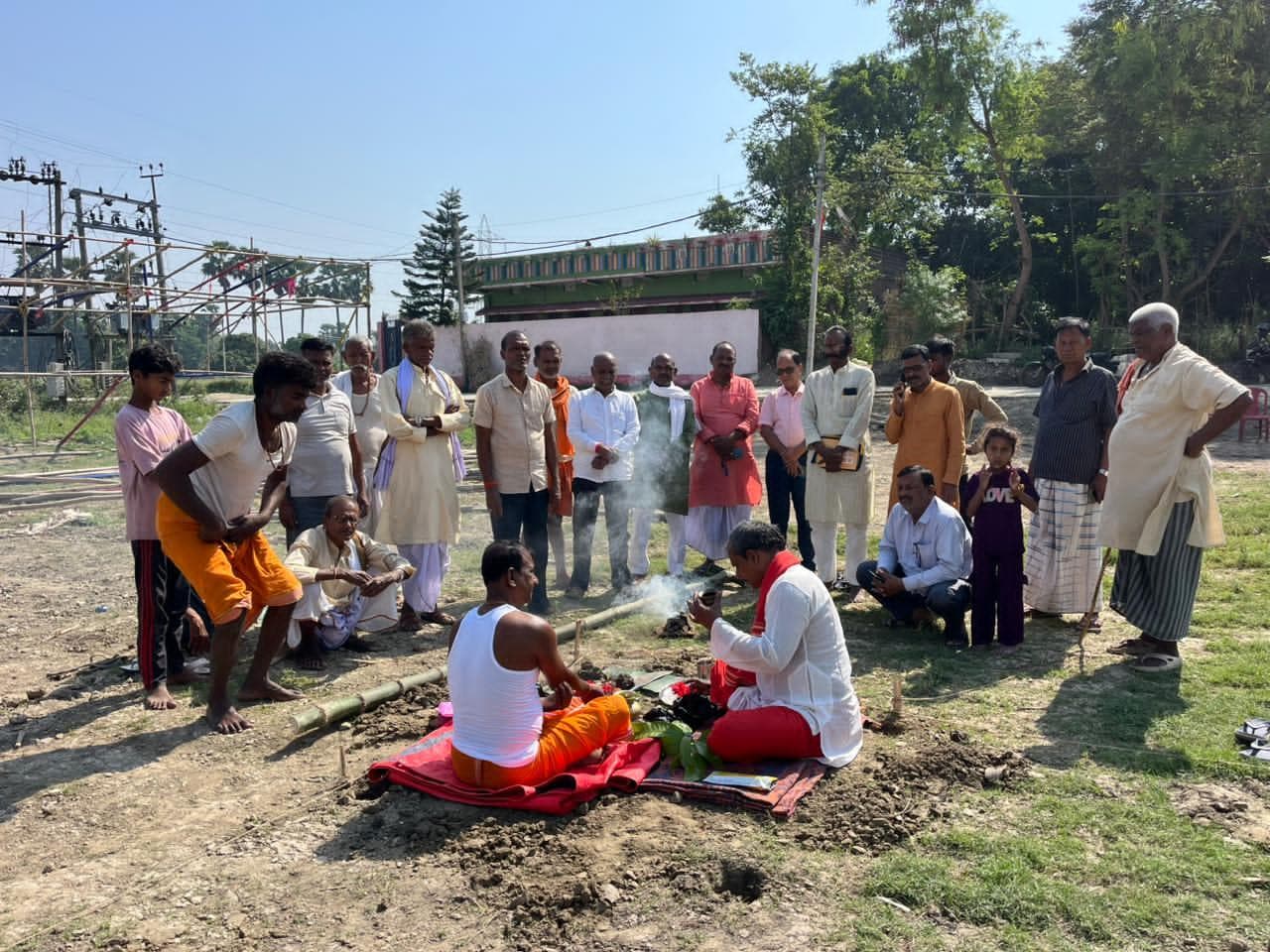 टीकारामपुर में नवाह महायज्ञ सह प्राण प्रतिष्ठा को लेकर किया गया भूमि पूजन