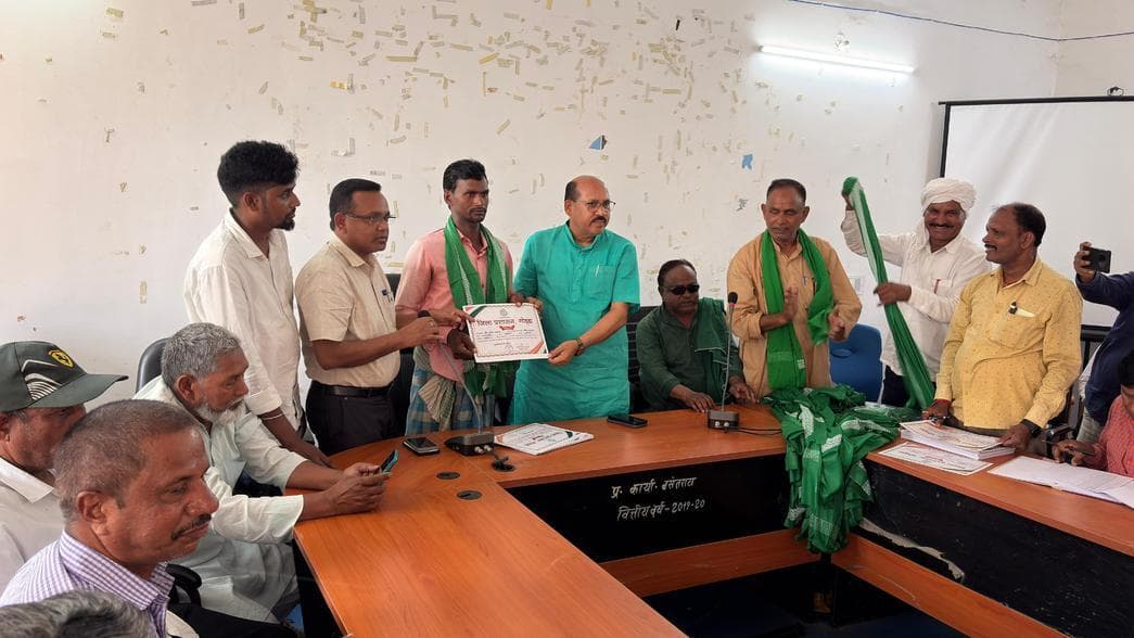 बसंतराय में झारखंड आंदोलनकारियों को अंचल प्रशासन ने किया सम्मानित