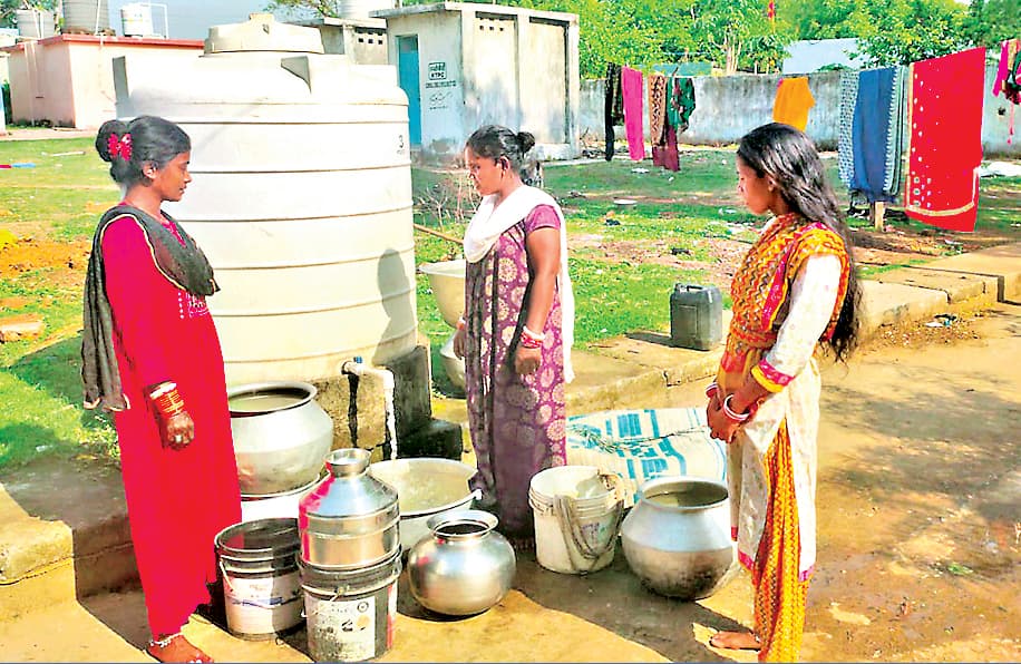 Rourkela News: बंडामुंडा मुखी बस्ती में गहराया पानी का संकट, तीन सिंटेक्स टैंक नाकाफी