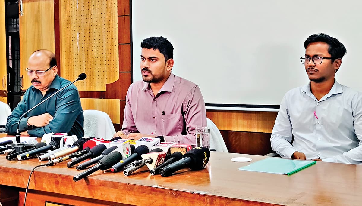 Jharsuguda News:192 पाइप जलापूर्ति परियोजनाओं और 7777 चापाकल चालू करने का जिलाधीश ने दिया निर्देश