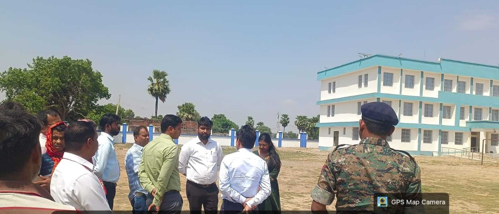 खेल मैदान पर आंबेडकर छात्रावास के बाउंड्री निर्माण को ग्रामीणों ने रोका