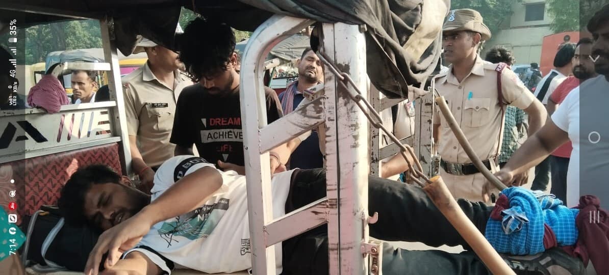 मालगाड़ी खुलते ही युवक चपेट में आकर घायल