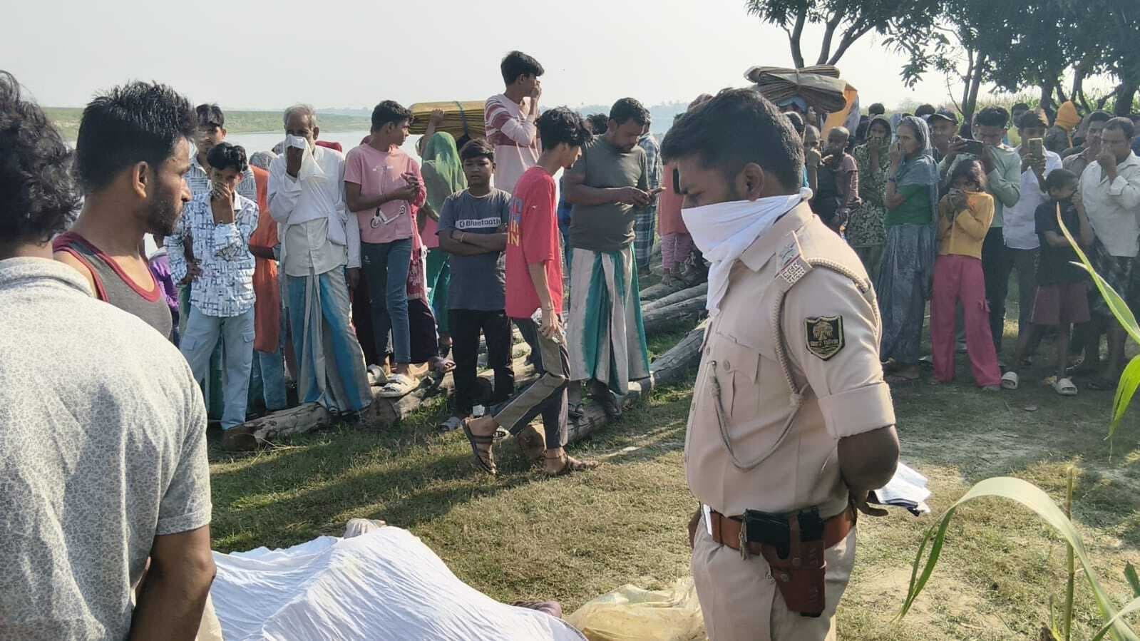 महानंदा नदी किनारे अधेड़ का शव बरामद, जांच शुरू