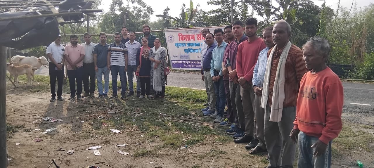 30 पशुपालकों को पशुपालन से संबंधित वैज्ञानिक गतिविधियों की दी जानकारी