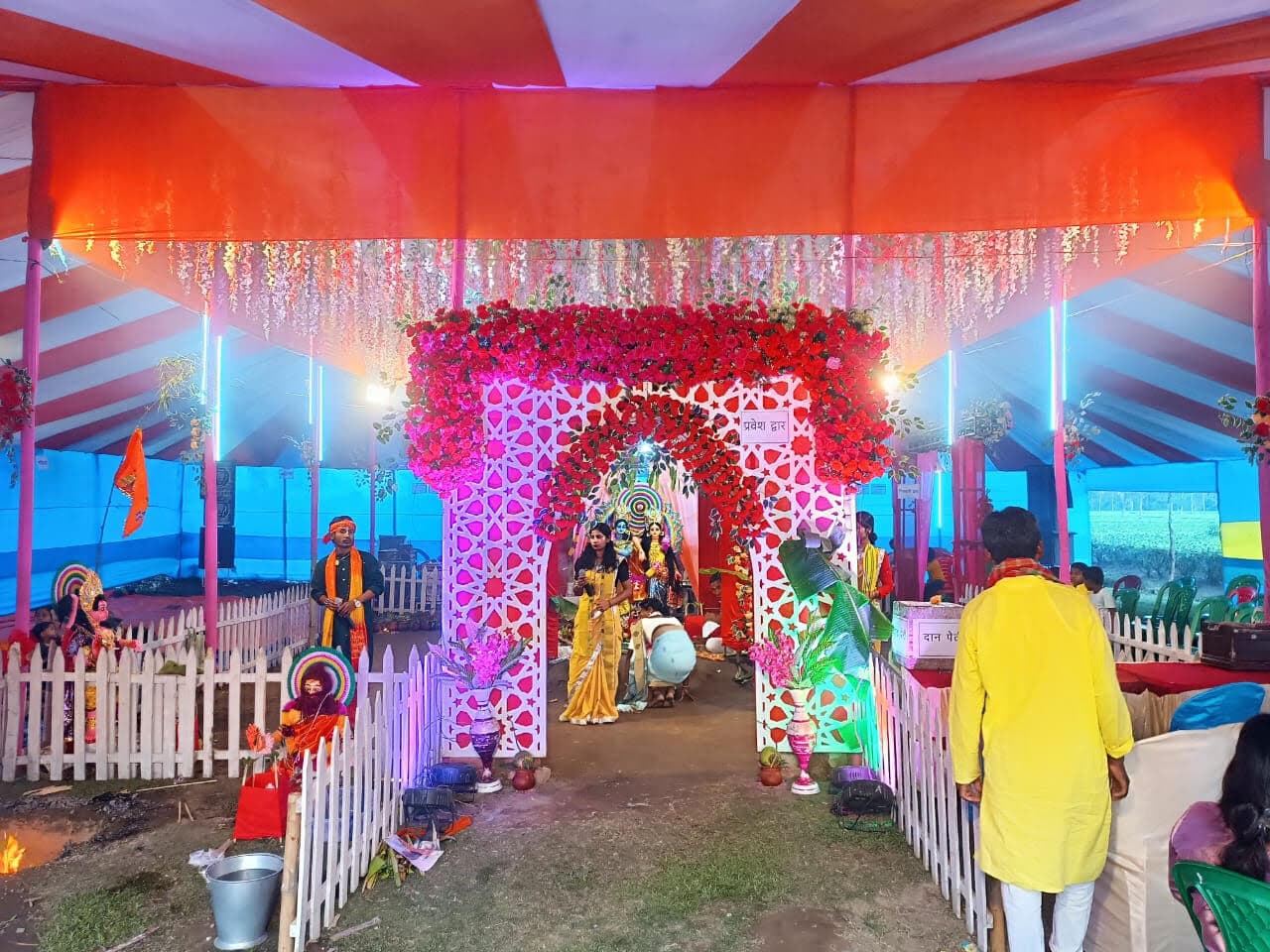 जलालपुर गांव में कलश शोभायात्रा के साथ हुई हरिनाम संकीर्तन