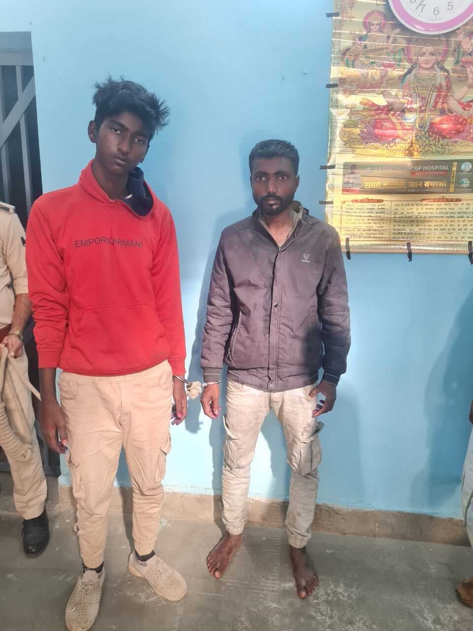 देसी कट्टा के साथ दो युवक गिरफ्तार