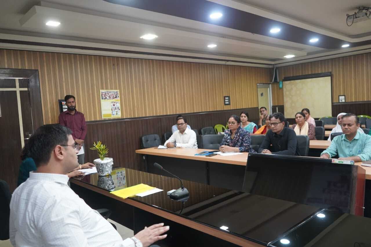 आपसी समन्वय से अभियान को बनाएं सफल : डीएम