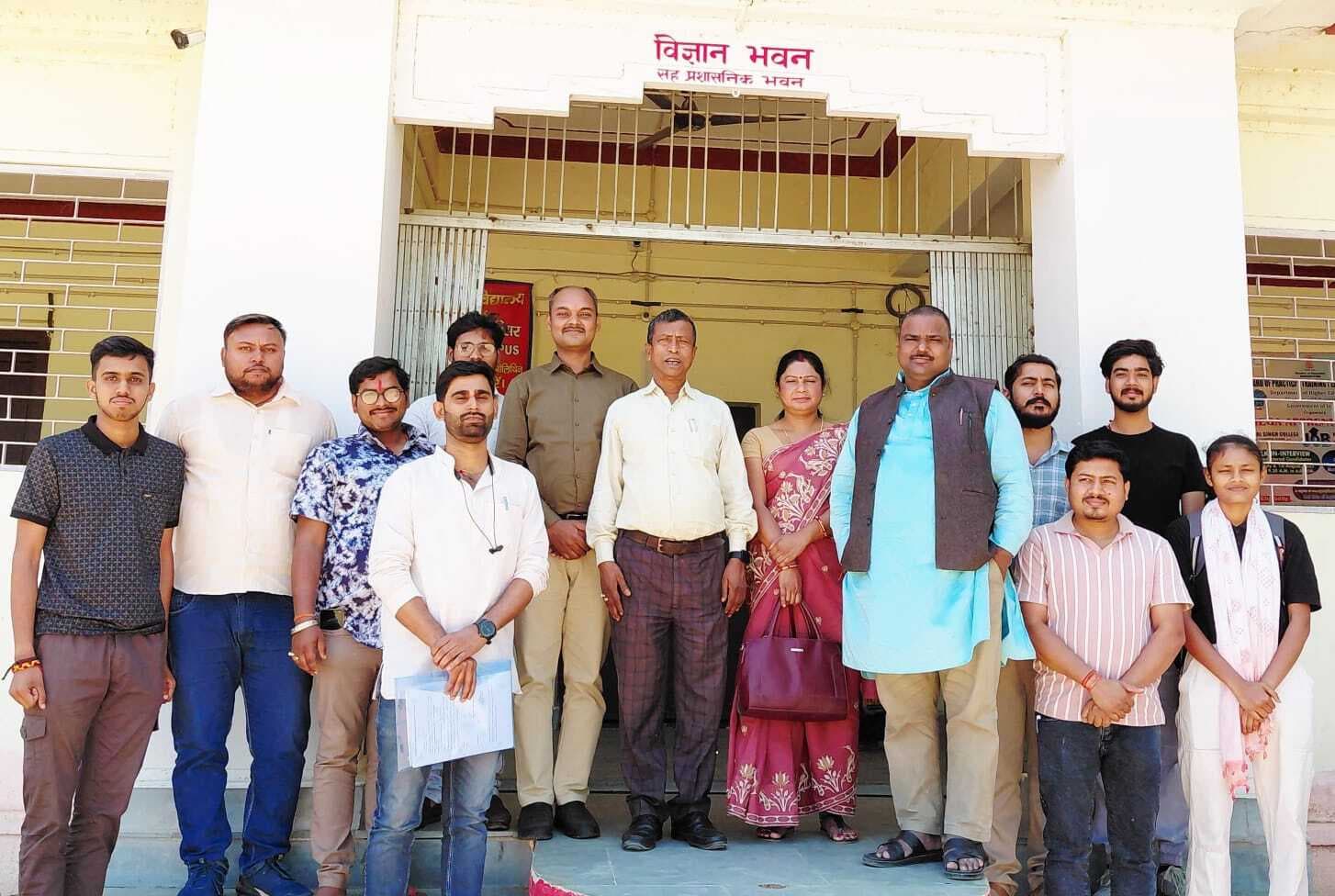 एमयू के सिंडिकेट सदस्यों ने की इंटर्नशिप संबंधी मानकों व दस्तावेजों की जांच