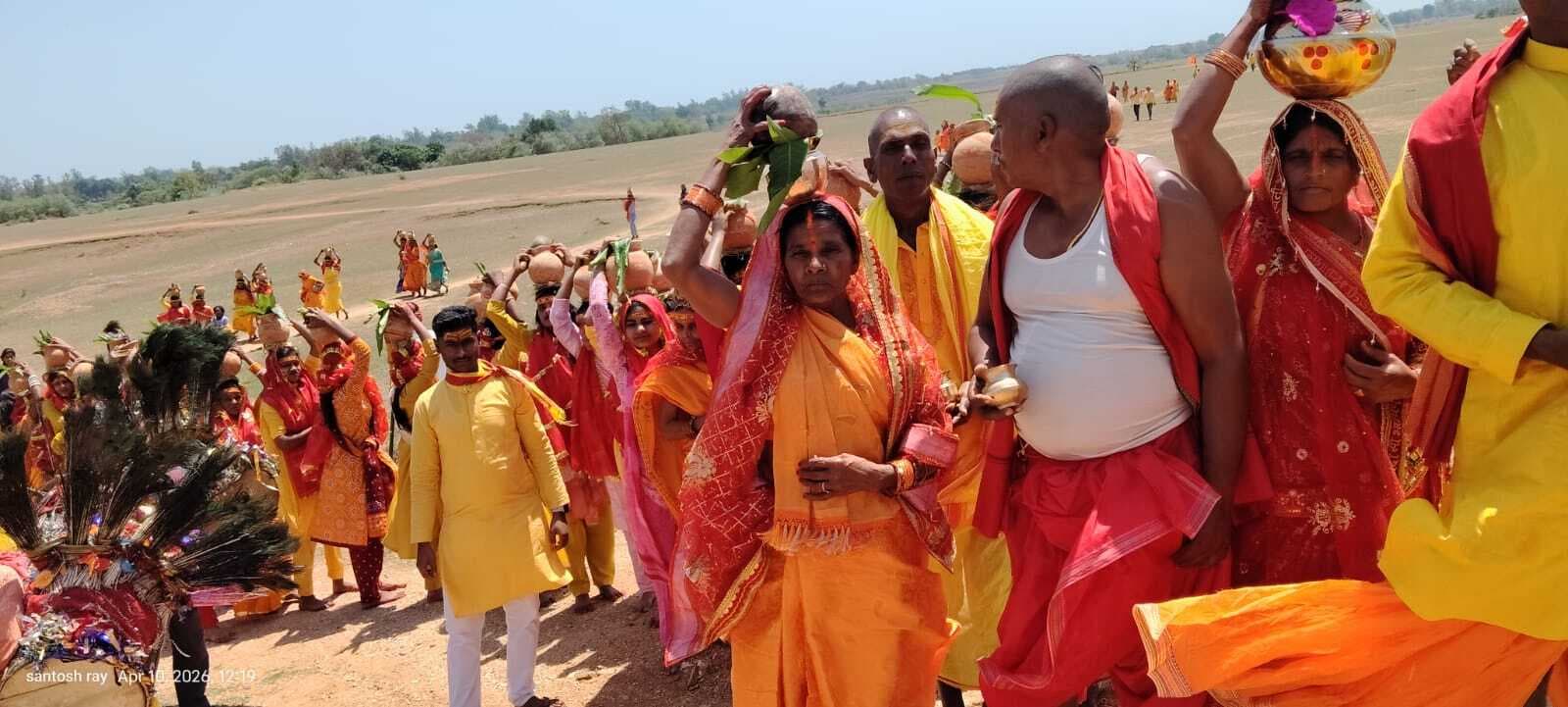 गादी कठवारा गांव में निकाली गयी भव्य कलश शोभायात्रा