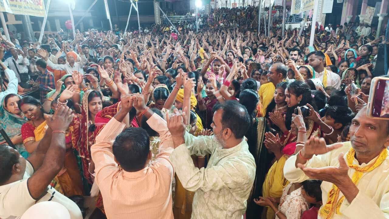 भागवत कथा हमें आपसी प्रेम, करुणा और सनातन भाव को अपनाने की प्रेरणा देती है : राधा किशोरी