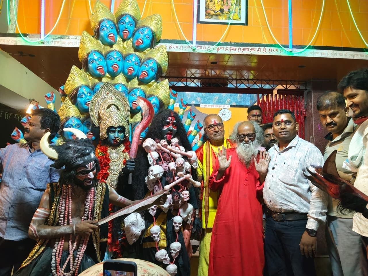 बाबाजी कुटिया मे उमड़ी भक्तों की भीड़