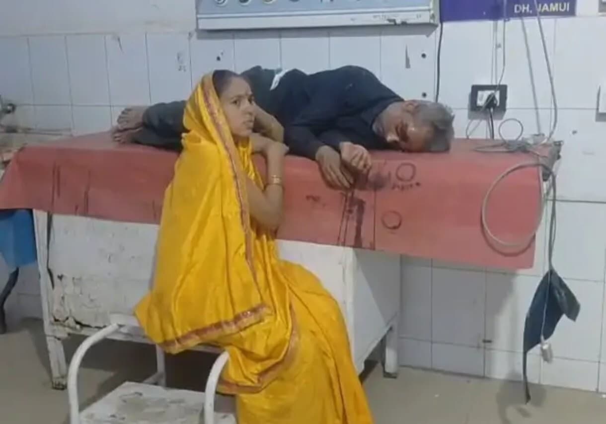 तेज रफ्तार बाइक की टक्कर से साइकिल सवार दो बुजुर्ग  घायल, चालक फरार