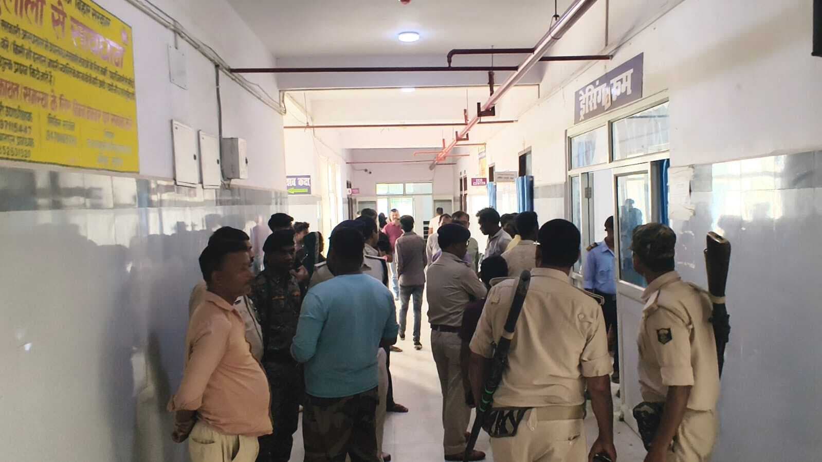 फायरिंग रेंज से निकली गोली खेत में काम कर रही महिला को लगी, अस्पताल में भर्ती