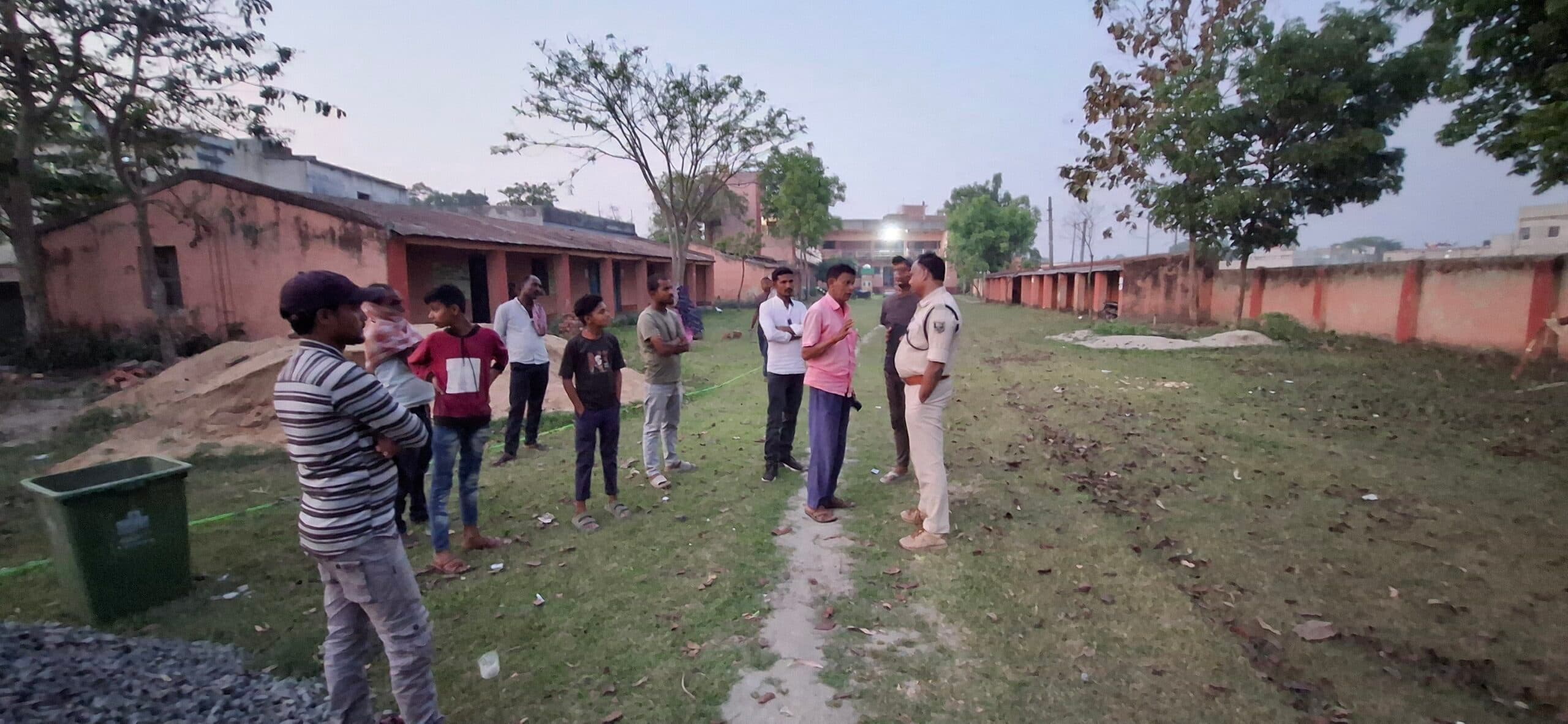 महाविद्यालय मैदान को जबरन जोतने का आरोप