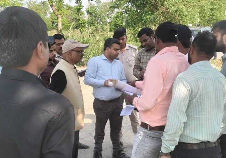 सरकारी जमीन से जल्द हटवाये अतिक्रमण - डीएम