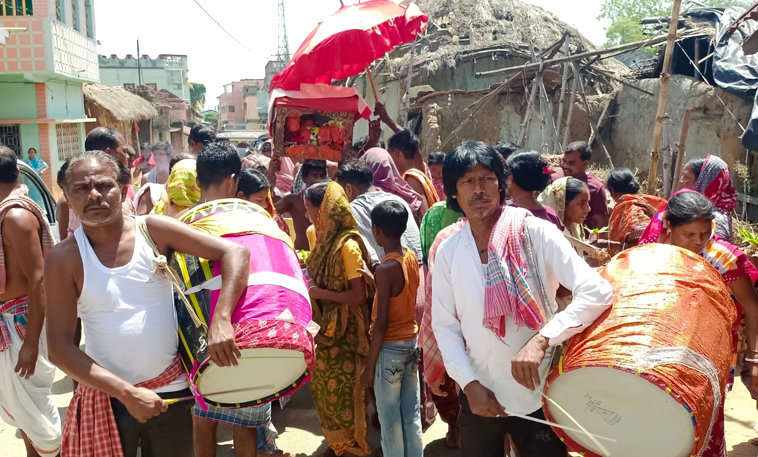 केवटपाड़ा में धूमधाम से हुई मां चंडी पूजा