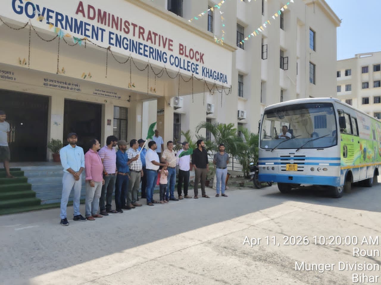 छात्रों के बीच वैज्ञानिक मॉडल व तकनीकी उपकरण का किया प्रदर्शन