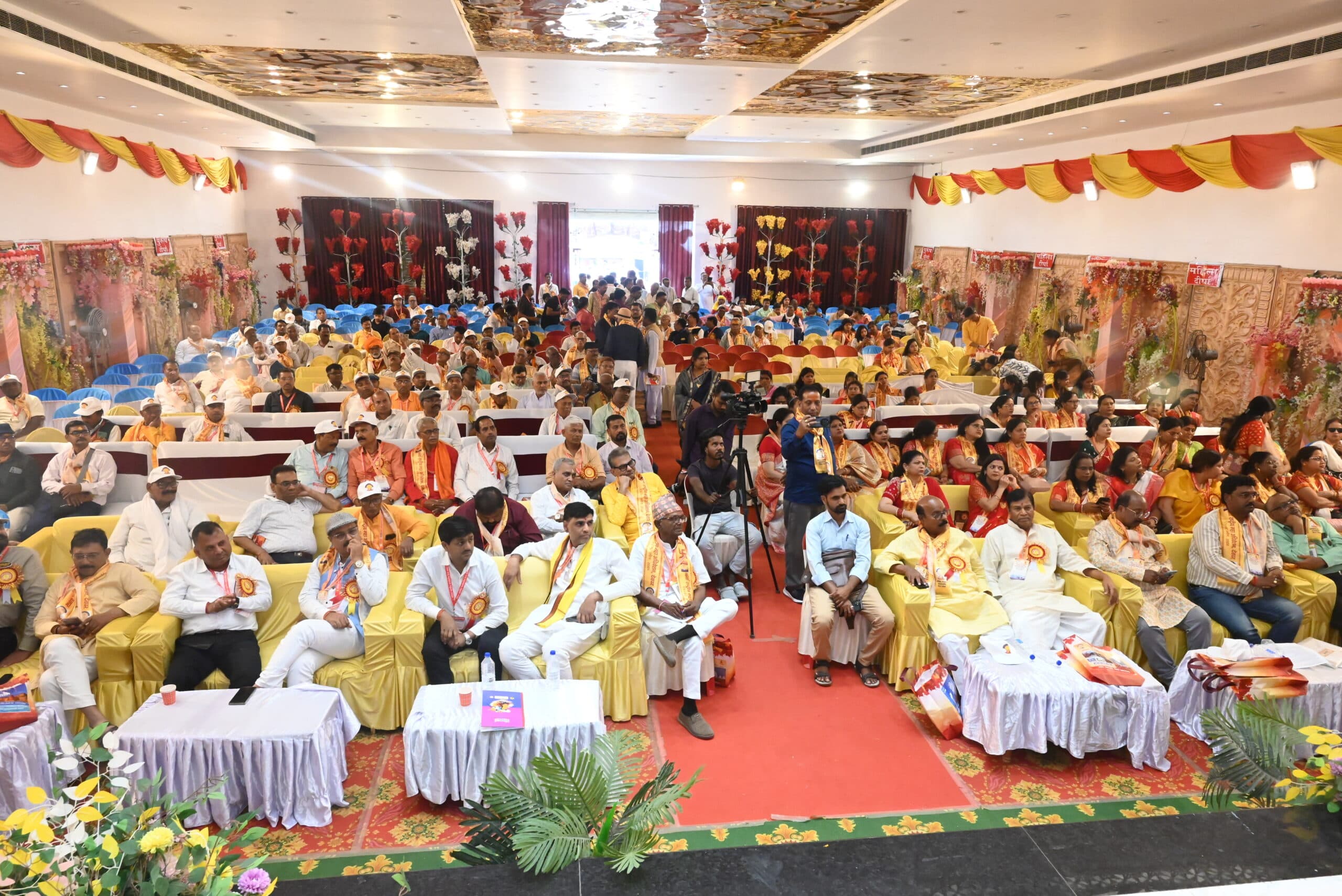 Deoghar News : मनोज मध्यदेशीय फिर बने राष्ट्रीय अध्यक्ष, संगठन विस्तार और सामाजिक उत्थान पर मंथन