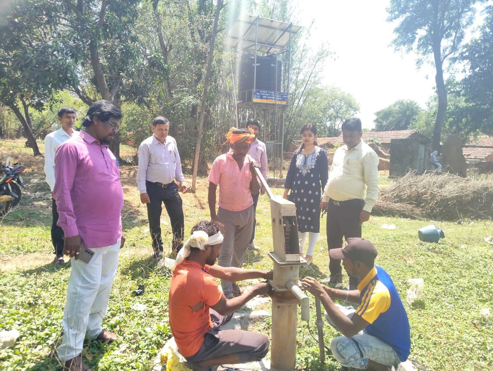 धसनियां में बंद पड़ी 12 जलमीनारें जल्द करें चालू : डीपीआरओ