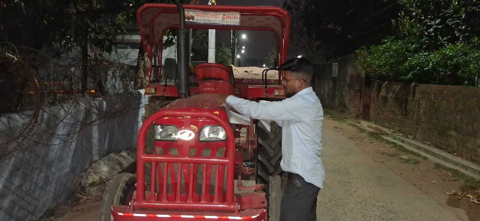 जामताड़ा व मिहिजाम से बालू लदे दो ट्रैक्टर जब्त