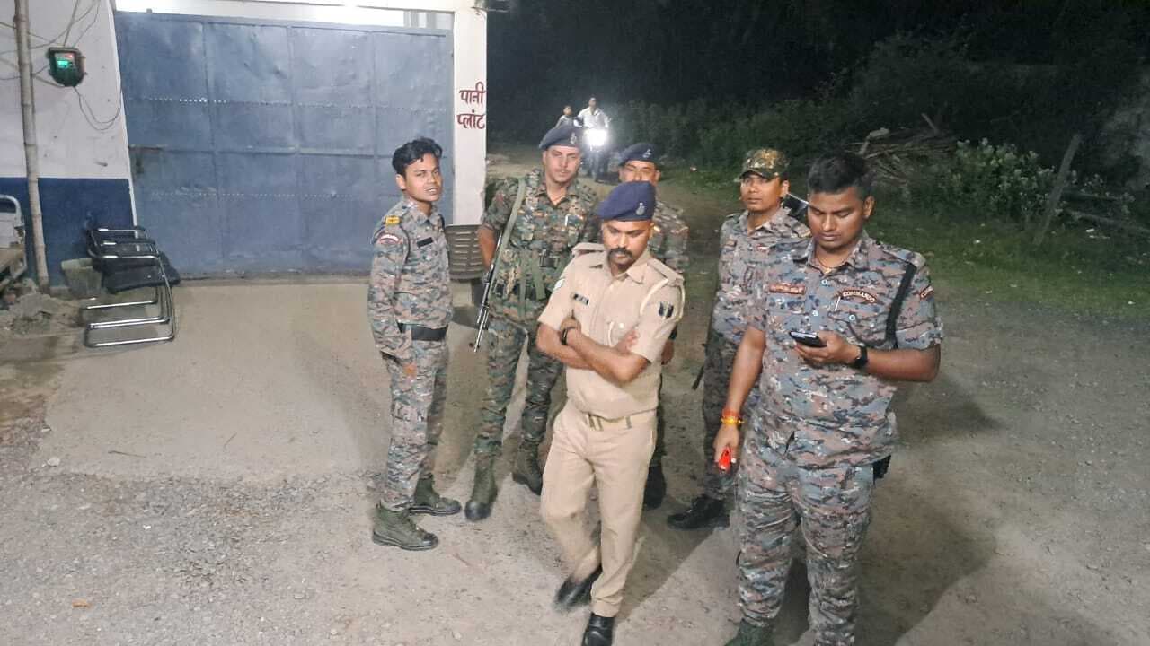 दारोगा की पत्नी ने पति के सर्विस रिवाल्वर से गोली मार की आत्महत्या