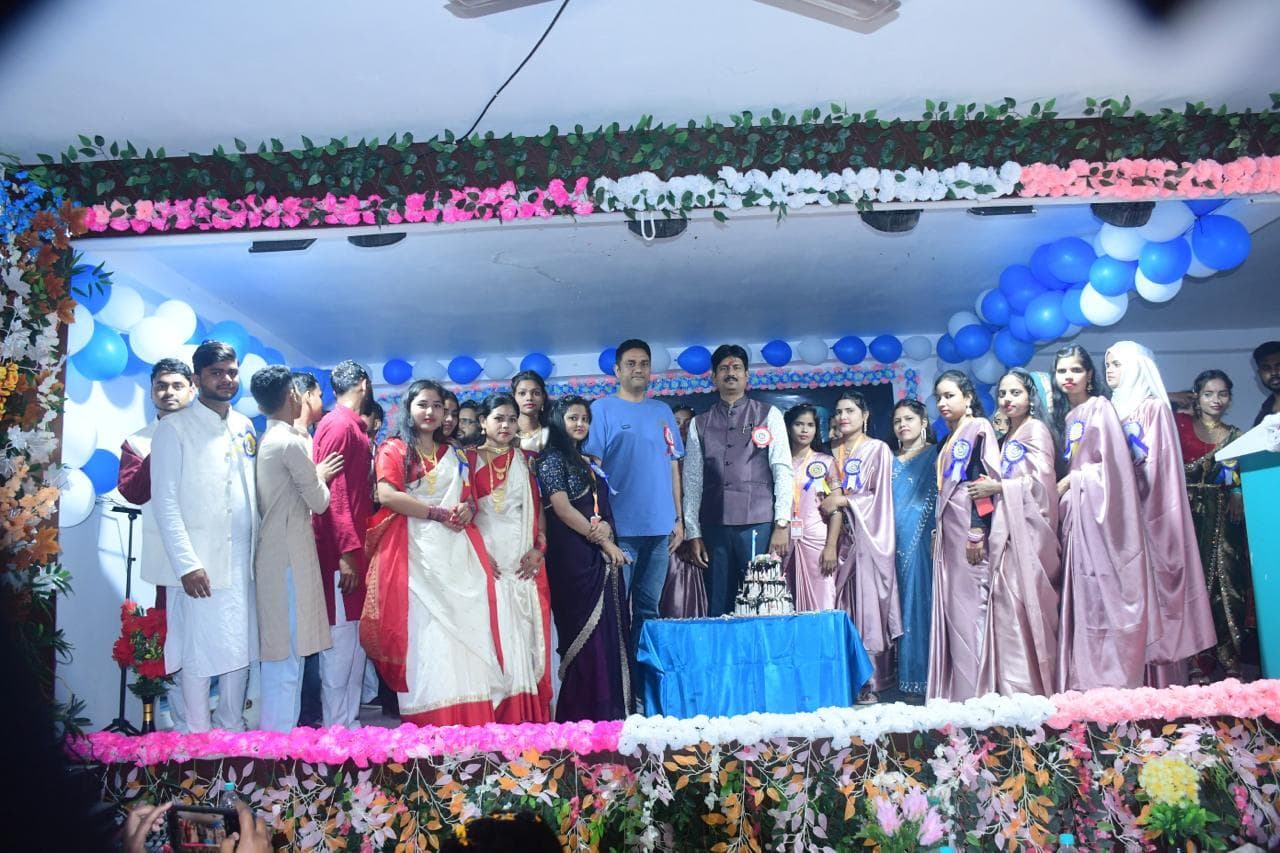 विदाई समारोह में बीएड, डीएलएड के छात्रों का हौंसला बढ़ाया